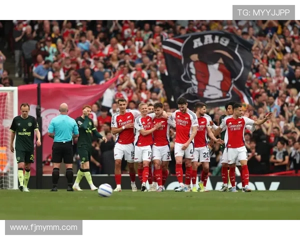 布伦特福德主场迎战女王巡游队全力争胜的精彩对决 布伦特福德主场迎战女王巡游队全力争胜的精彩对决