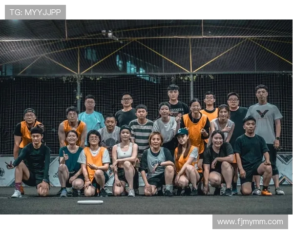 重庆飞盘队在滑板精英赛中以81分稳居积分榜首位