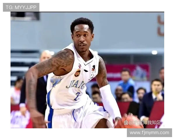 马尚布鲁克斯：从篮球场上的明星到生活中的奋斗者之路