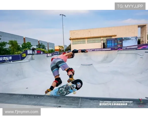 广州滑板队勇闯世界攀岩锦标赛展现逆袭精神与团队力量