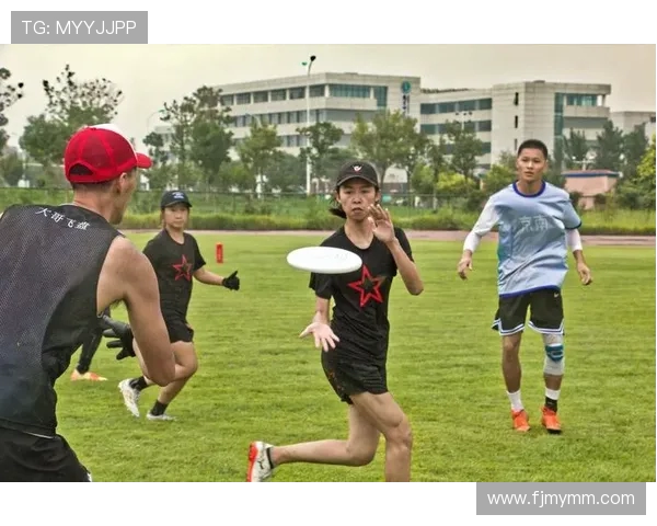 成都飞盘队的耐力变革引发热议助力运动新风潮